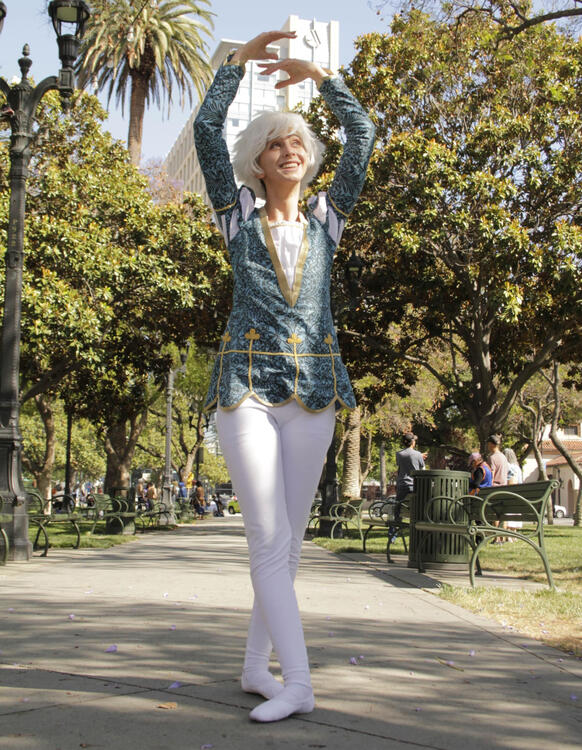 the only new-bought materials in this costume are the braided trim (white when I bought it, colored with dye-na-flow and acrylic gold paint) and the ballet shoes. the rest is reclaimed or secondhand material.